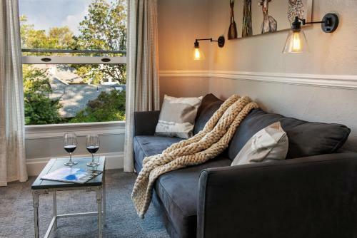 Bed & Breakfast Inn At The Gorge