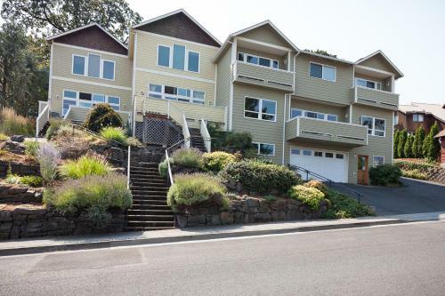 1515 Lincoln Townhouse