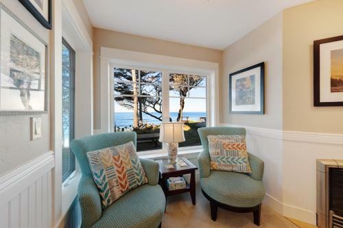 Pinecrest 1