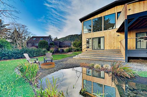 Modern Ocean-view New Build - Walk To The Beach Home