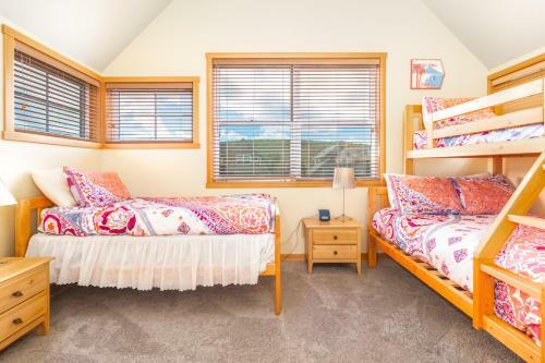 Hibiscus Hideaway