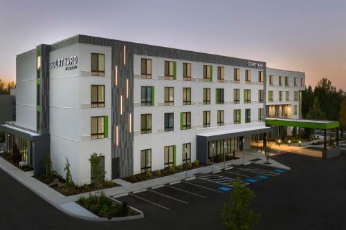 Hotel Courtyard Portland East