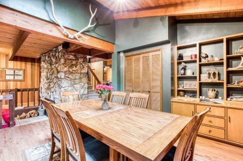 Zigzag Lodge