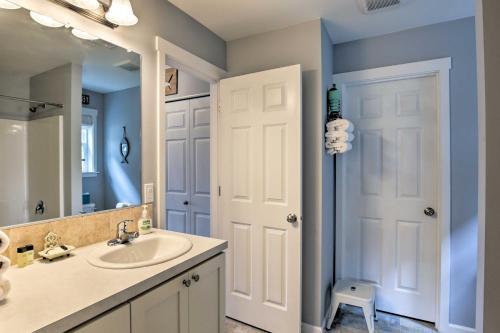 Rockaway House With Ocean View 25 To Beach Access!