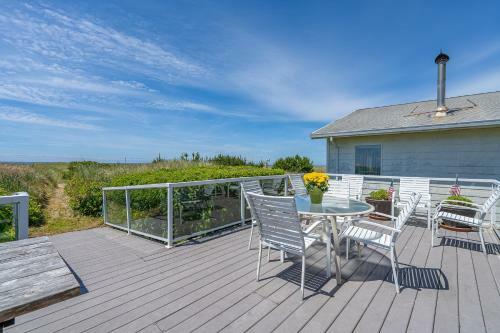 Beach Bliss I Private Path To Rockaway Beach Home