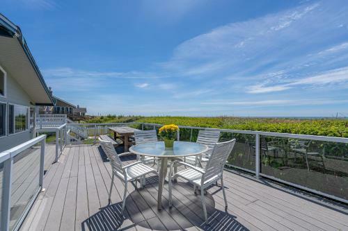 Beach Bliss I Private Path To Rockaway Beach Home