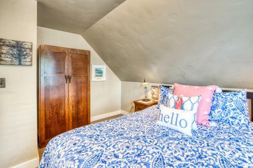 Seaside Classic Cottage