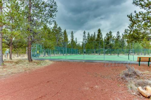 7 Little Court
