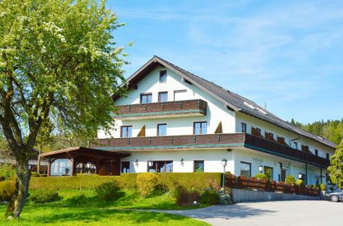 Hostal Gasthaus Sch�beringerhof