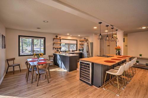 Modern Sunriver Family Home With Sharc Passes!