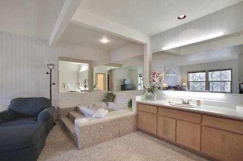 Zridge Condo 24