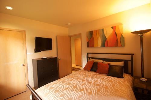 Eaglewood Condominium 8