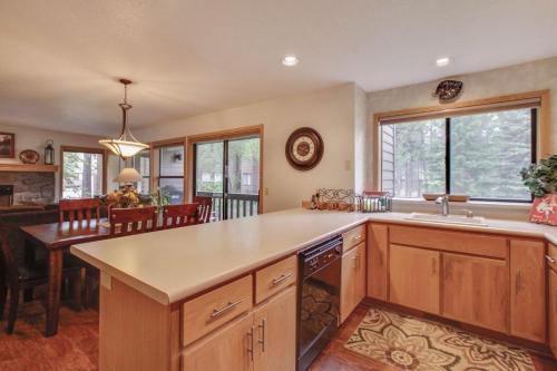 Zridge Condo 33