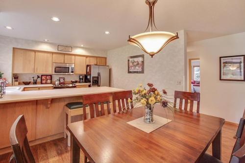 Zridge Condo 33