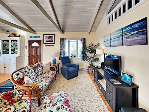 The Surf Cottage Home