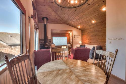 Cozy Cabin