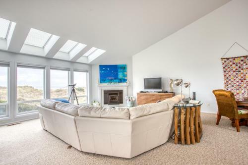 3 Bed 3 Bath Vacation Home In Bayshore Beach Club