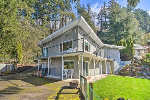 Waterfront Hideaway With Sandy River Fishing!