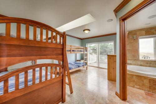 New Listing! Stone Cottage With Private Beach Path Home