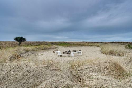 New Listing! Stone Cottage With Private Beach Path Home
