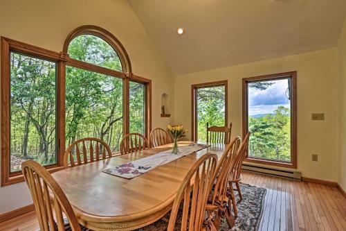 Bedford House With Deck, Views And Finished Basement!