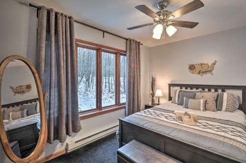 Pocono Mountains Retreat With Pool Table And Hot Tub!