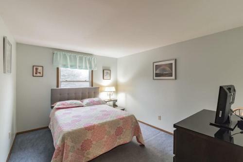 Bed & Breakfast Hickory Haven-poconos-sleeps 11-gameroom