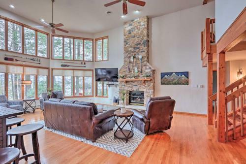 Luxe Escape On Lake Towamensing With Game Room!