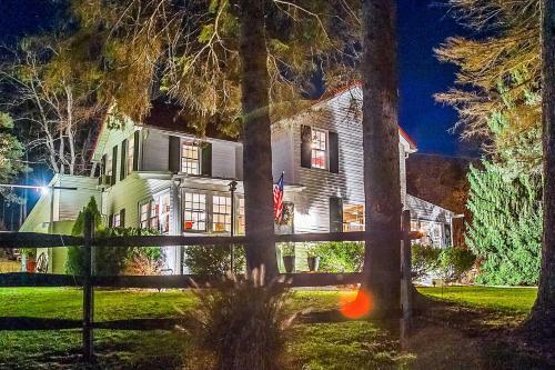 3-acre Lodge 10 Mins To Cherry Springs State Park!