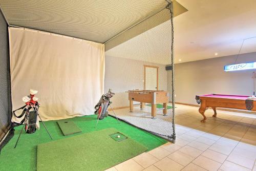 Spacious Kunkletown Home With Full Game Room And Deck!