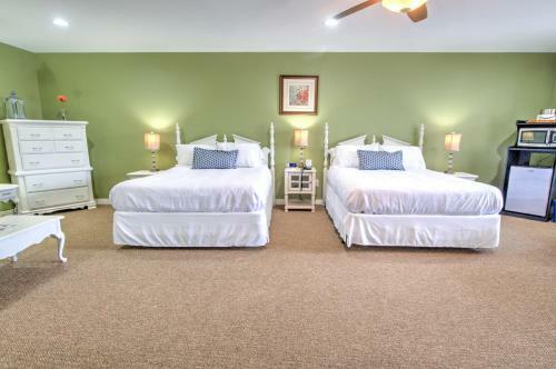 Hotel East Shore Lodging