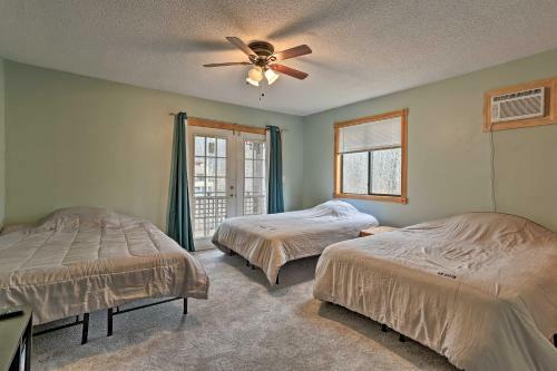 Pocono Mountain Retreat With Deck And Pool Access