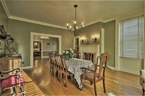 Villa Downtown Bucher House