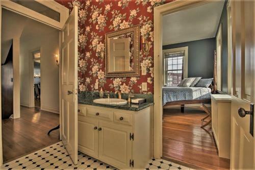 Villa Downtown Bucher House
