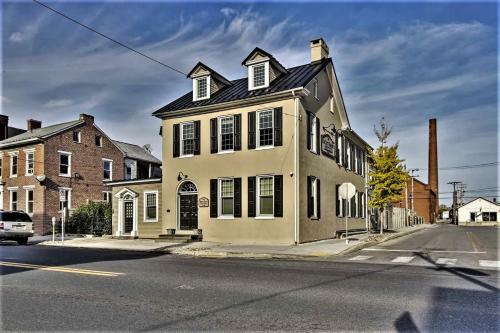 Villa Downtown Bucher House