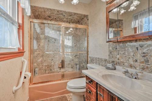 Quiet Long Pond Home On 1 Acre With Deck And Patio!