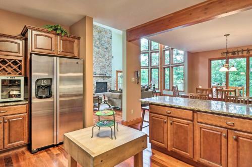 Lake Harmony Home With Deck, Near Skiing And Golf