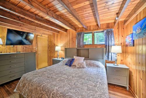Pocono Mtns Home With Game Room, Deck And Grill!