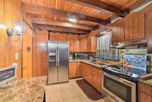 Pocono Mtns Home With Game Room, Deck And Grill!