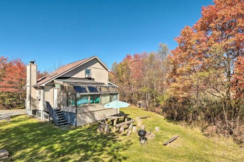 Long Pond Cottage With Indoor Hot Tub And Resort Access