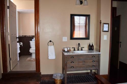 Gifford-risley House Bed And Breakfast