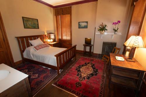 Gifford-risley House Bed And Breakfast