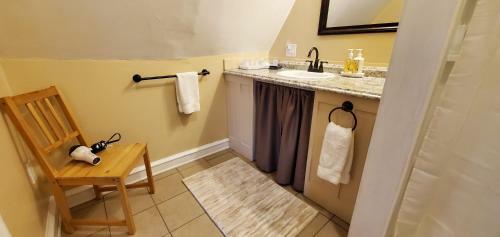 Gifford-risley House Bed And Breakfast