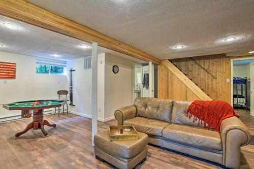 Emerald Lakes Resort Home With Deck And Large Yard