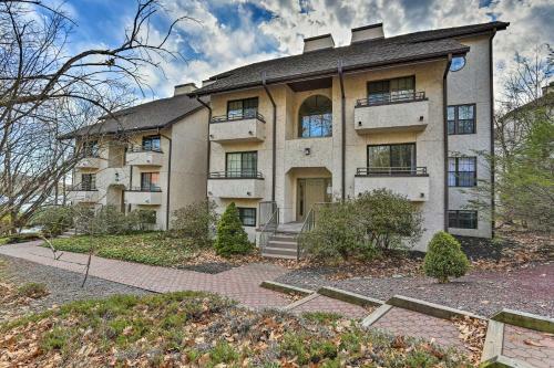 Apartamento Condo On Big Boulder Lake With Pools And Dock!