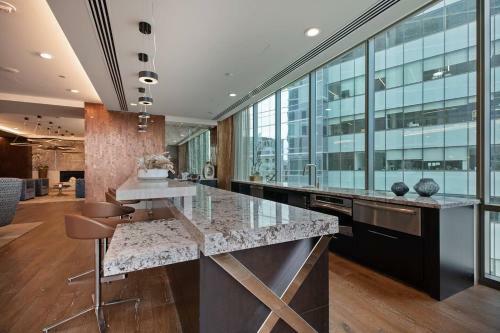 Apartamento Luxury Retreat + Amenitized Building