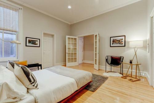 Apartamento Walk Everywhere From Stunning Architectural Flat!