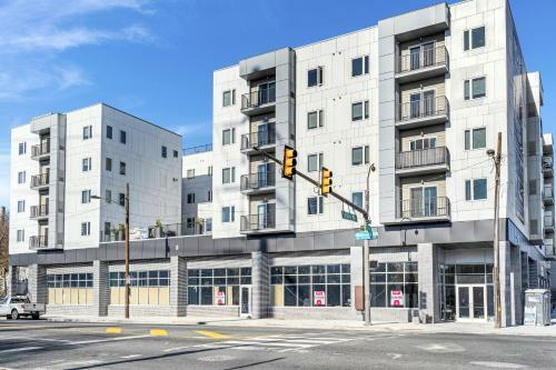 Apartamento New 2 Bdr Rooftop Patio Elevator Gym Coffee