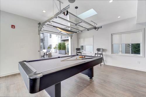 Apartamento New 2 Bdr Rooftop Patio Elevator Gym Coffee