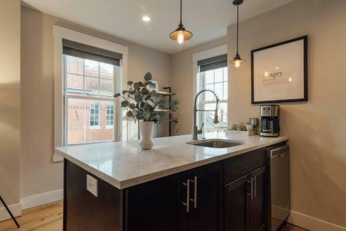 Downtown Philly Apartment By Rittenhouse Square